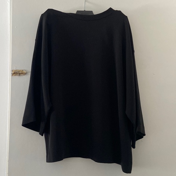 UNIQLO black top - Picture 1 of 4